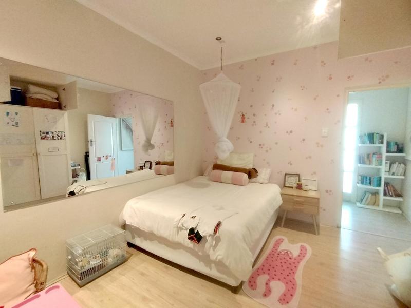 2 Bedroom Property for Sale in Hout Bay Western Cape